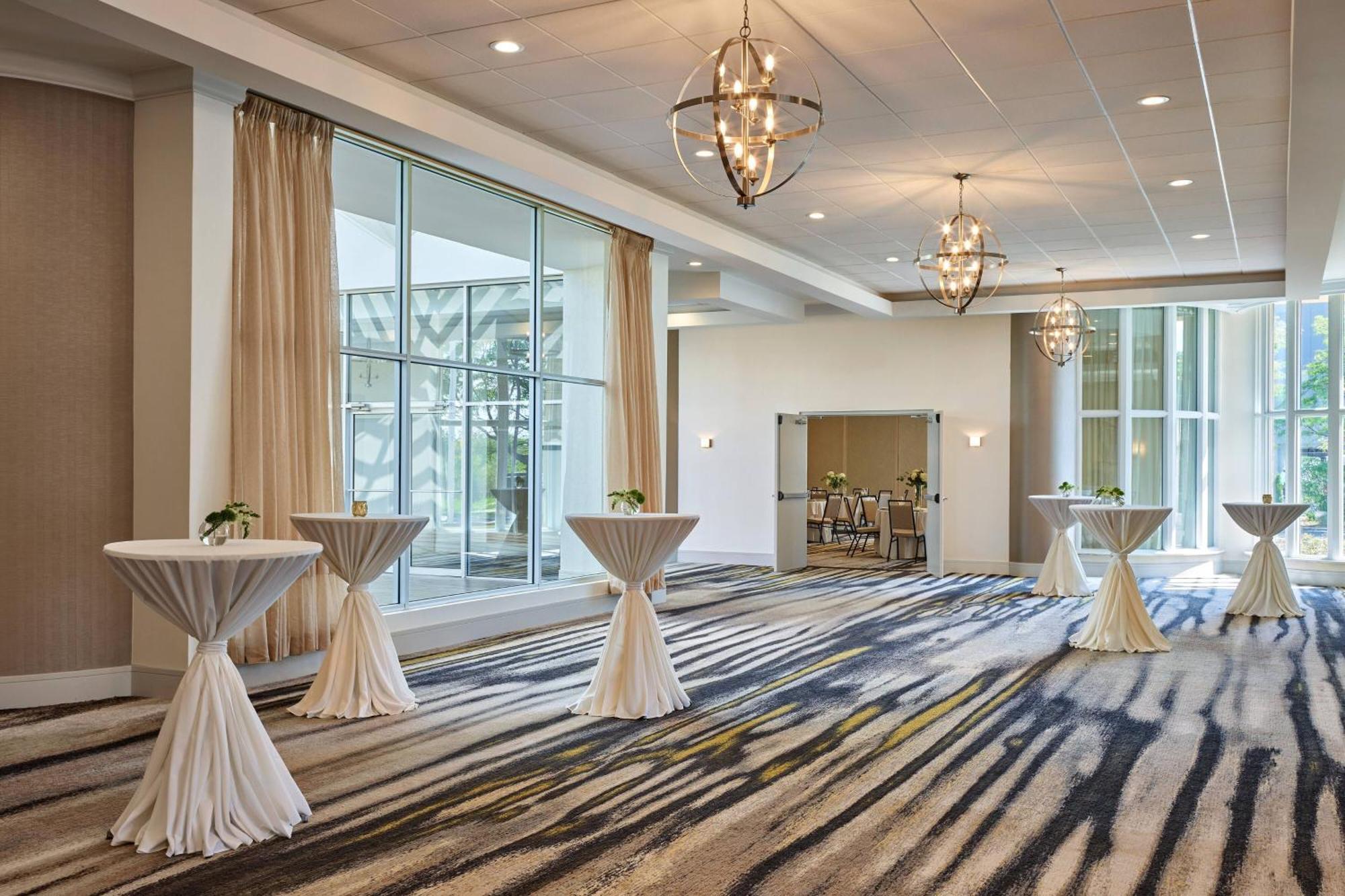 Delta Hotels By Marriott Chicago Willowbrook Exterior foto